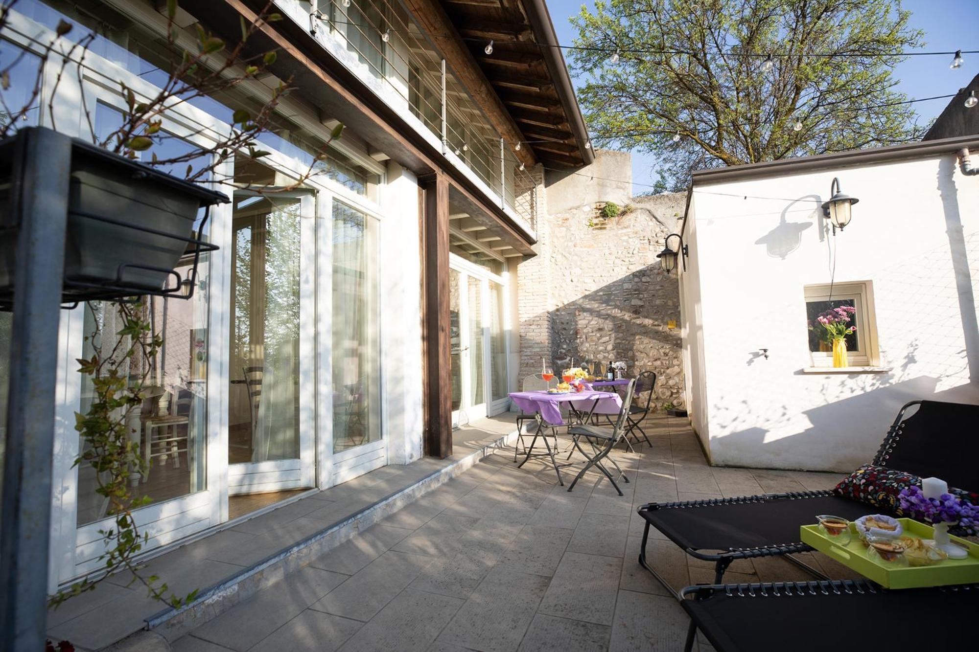 Bed and breakfast Relais La Rocca Solférino Extérieur photo