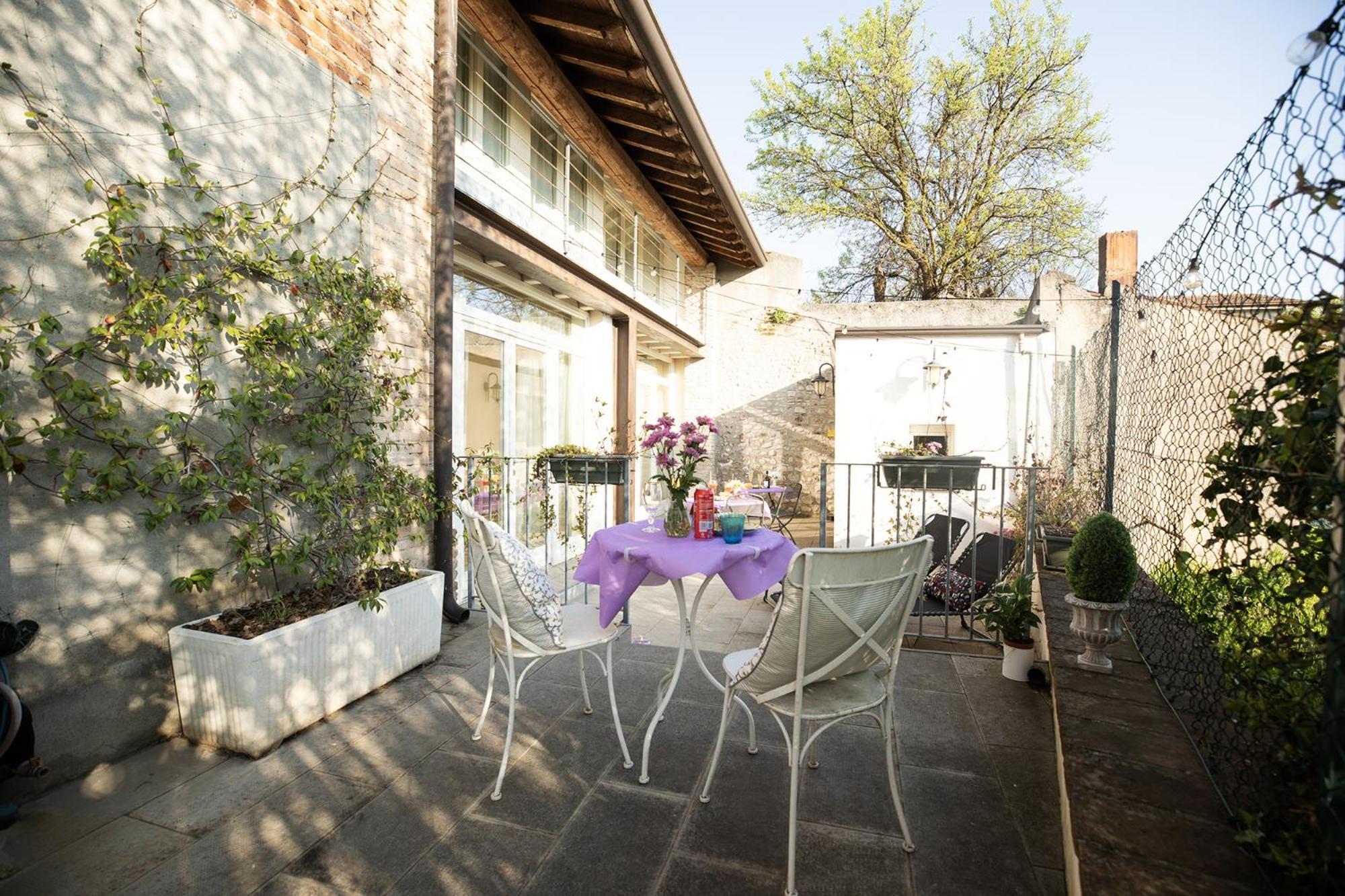 Bed and breakfast Relais La Rocca Solférino Extérieur photo