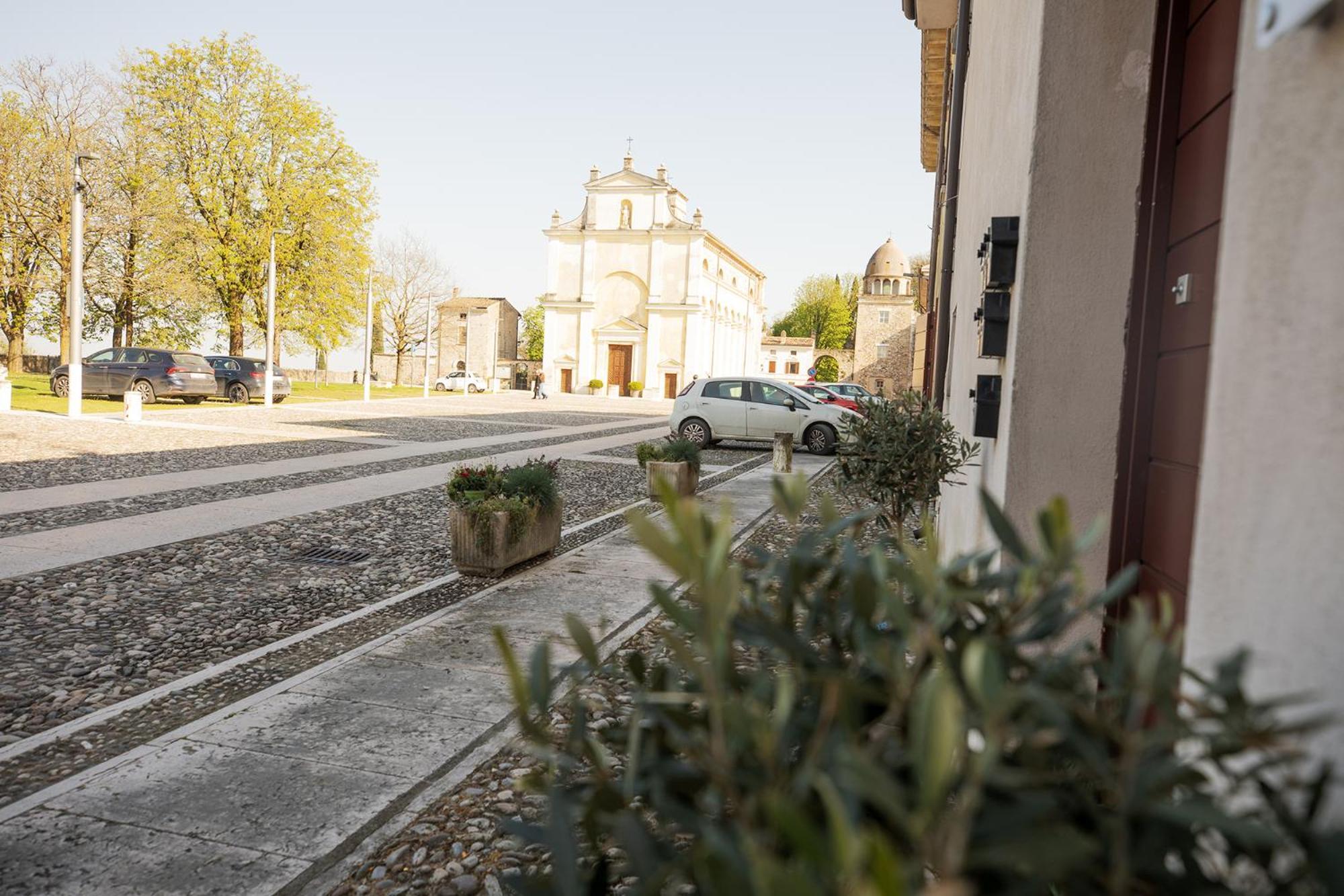 Bed and breakfast Relais La Rocca Solférino Extérieur photo
