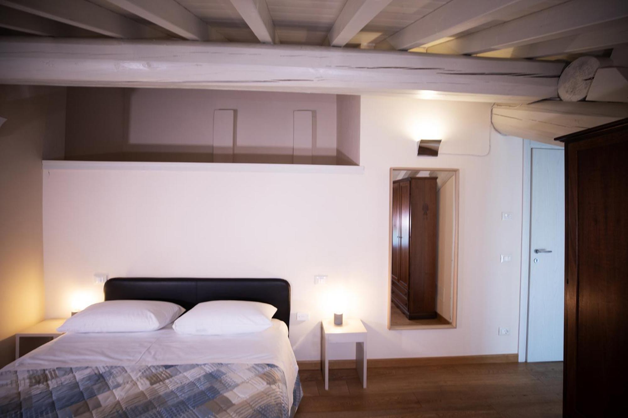 Bed and breakfast Relais La Rocca Solférino Extérieur photo
